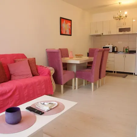 Stan Na Dan 2 Apartment Paracin
